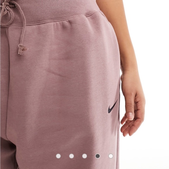 Nike Plus mini swoosh oversized joggers in smokey mauve - Picture 6 of 7